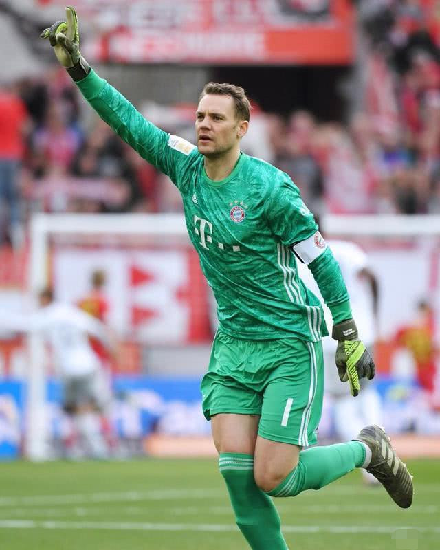  科隆门将超神扑救零封拜仁攻击群  