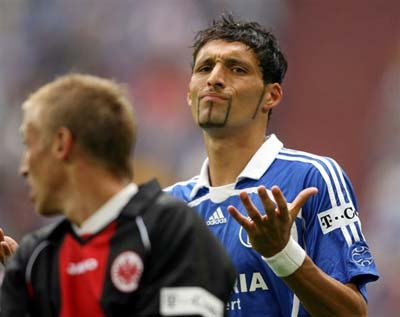 悟空体育平台- 沙尔克04主场逼平多特，鲁尔区德比握手言和